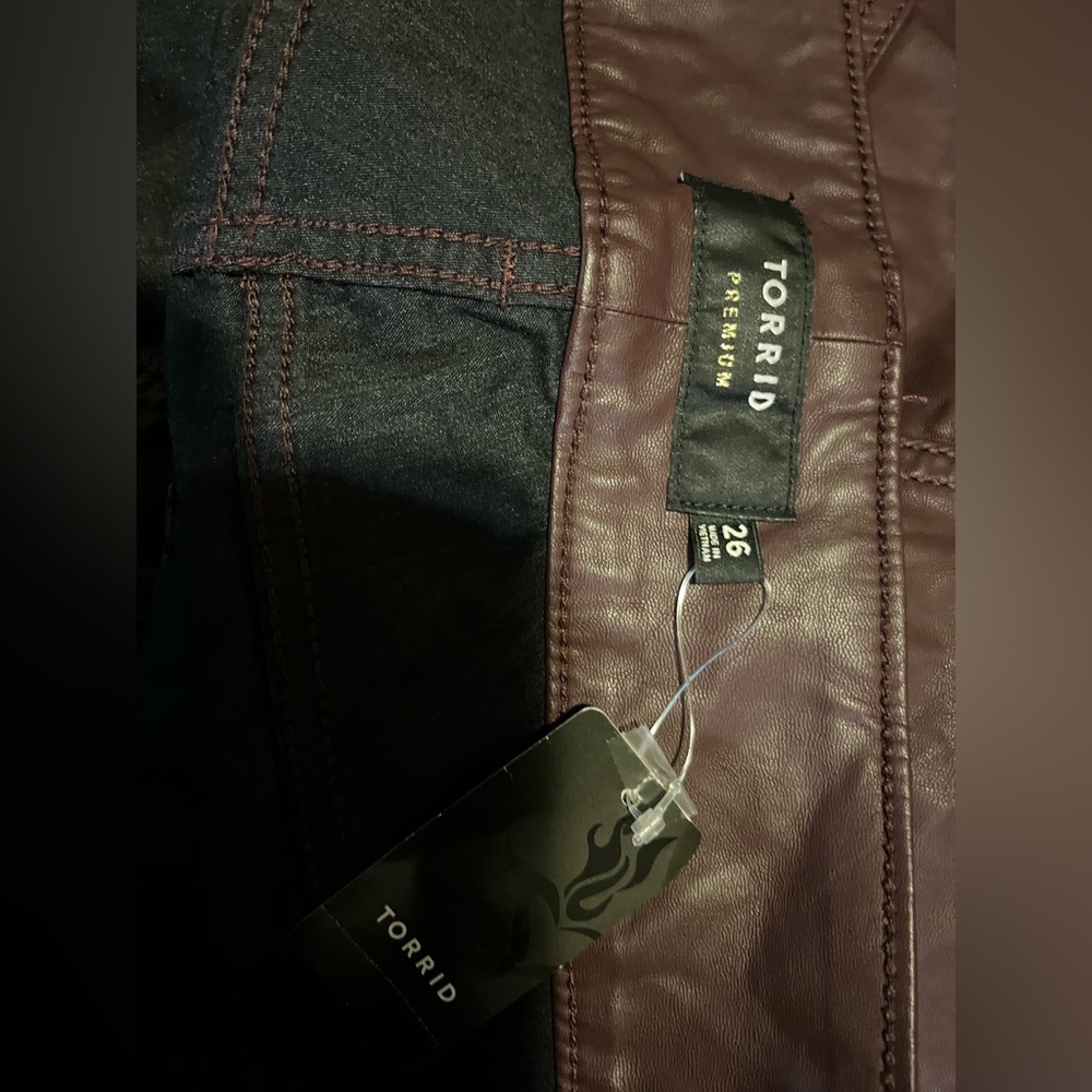 NWT Torrid Premium Faux Leather OxBlood Jeggings Size 26 - Picture 9 of 10